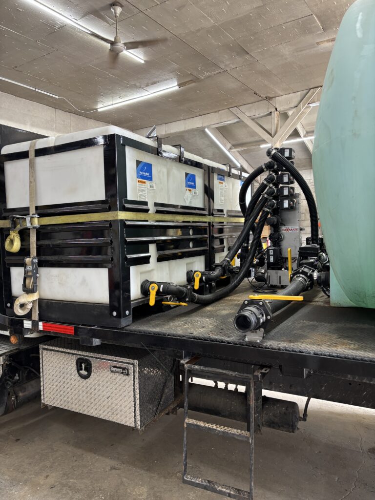 3 Input Mixmate Flow System with 3" single carrier control mounted on a straight truck.